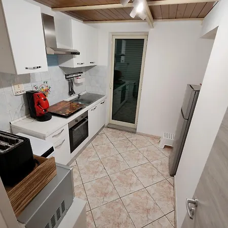 Df House קטאניה