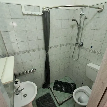 Df House קטאניה