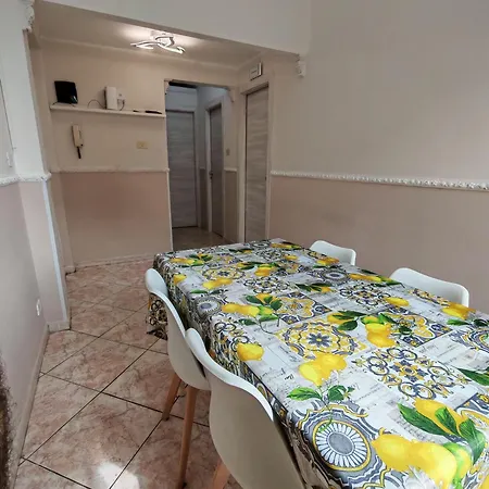 Df House קטאניה