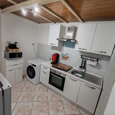 Df House 3* קטאניה