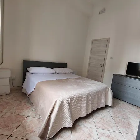 Df House 3* קטאניה